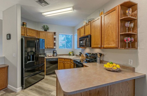 Superstition Springs Condo | 120 m² Condo ∙ 3 bedrooms ∙ 6 guests