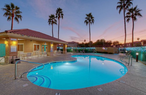 Superstition Springs Condo | 120 m² Condo ∙ 3 bedrooms ∙ 6 guests