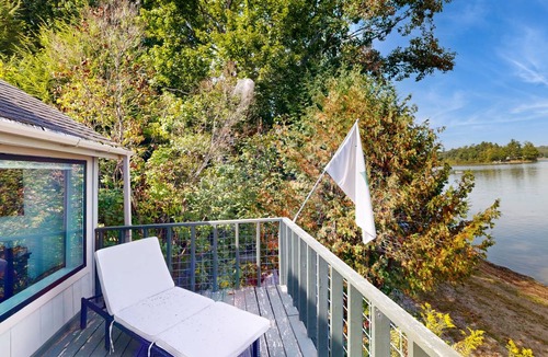 Weeks Mills House | 123 m² House ∙ 2 bedrooms ∙ 6 guests