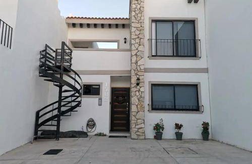 Cerritos House | 130 m² House ∙ 4 bedrooms ∙ 10 guests