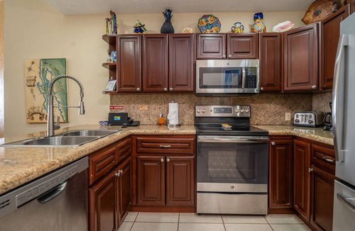 Sandy Beach Condo | 139 m² Condo ∙ 2 bedrooms ∙ 6 guests
