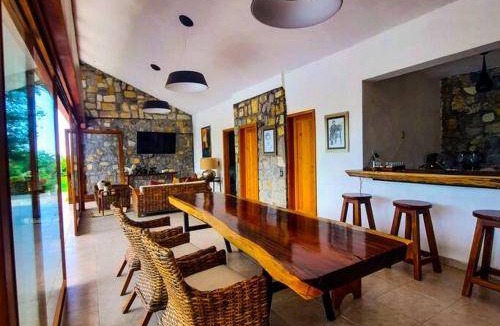 Aquismon House | 1600 m² Motel ∙ 5 bedrooms ∙ 16 guests