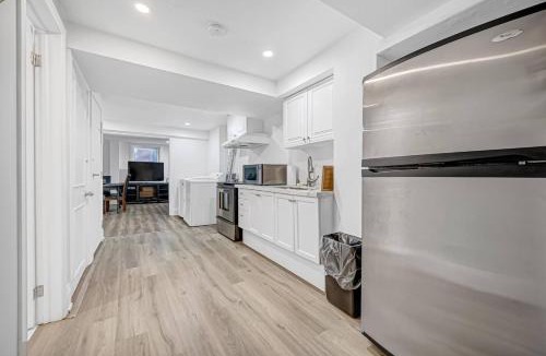 Markham Apartment | 166 Basement - Cozy 3BR Markham Stay, Patio, Parking, Pet-Free