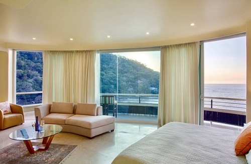 Boca de Tomatlan Villa | 1858 m² Villa ∙ 8 bedrooms ∙ 25 guests