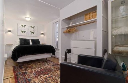 Upper Lonsdale House | 1BD Gem with Unparalleled Charm