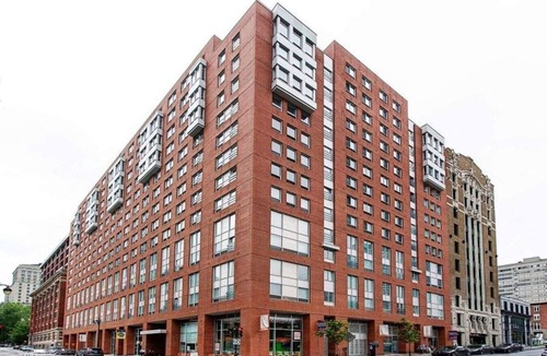 Ville-Marie Apartment | 1BR Apt with Skyline Views near Parc Jean-Drapeau