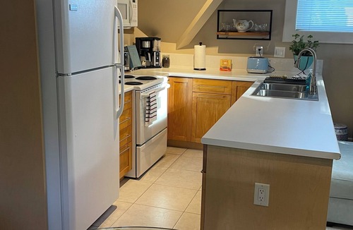 Shaughnessy Apartment | 1BR Coach-house, Prime Location