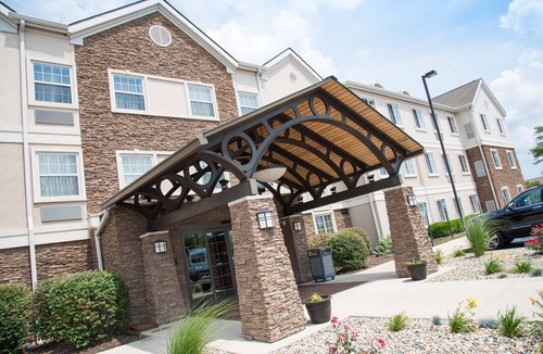 Saint Marys  Allen County Condo | 1BR King Condo | Free Breakfast + Indoor Pool