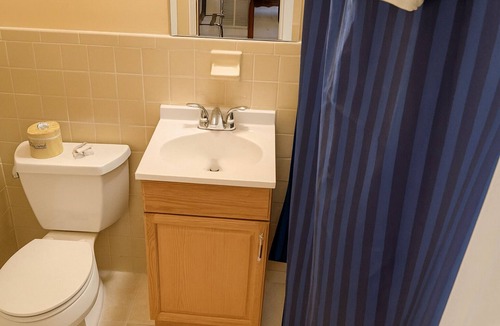 Grissom - Highland Hotel | 2 Added Value Stay near Virginia Tech - Perfect for University Visits w/Free Parking