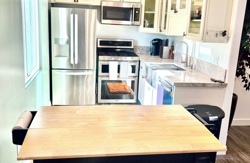 East Whittier House | 2-bed 1 bath guest unit @stayinwhittier
