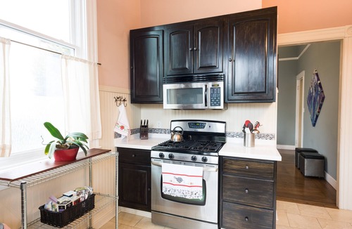 Mission District Apartment | 2 bed 1 bath Mission Flat w/parking & yard