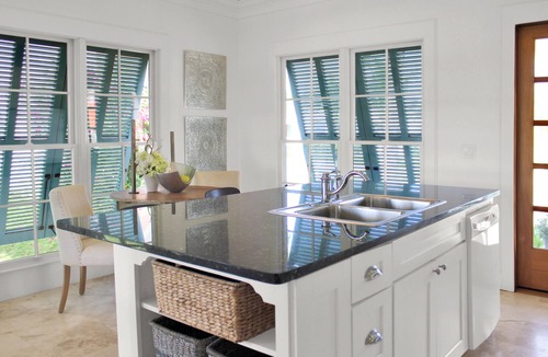 Schooner Bay House | 2 Bed 2 Bath Waterfront House located in Schooner Bay, Abaco