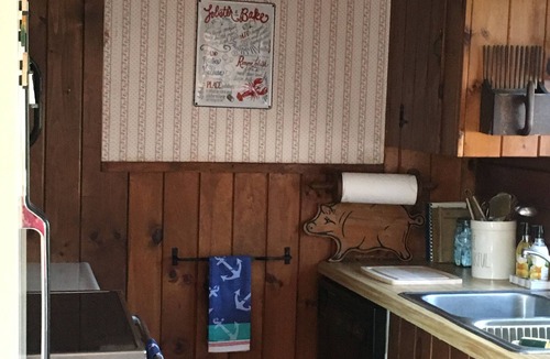 East Boothbay House | 2 bedroom 1 bath, large deck and dock, on the water in peaceful cove, Year