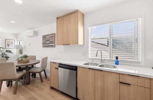 The Strand Condo | 2 Bedroom 1 Block From the Sand Manhattan Beach