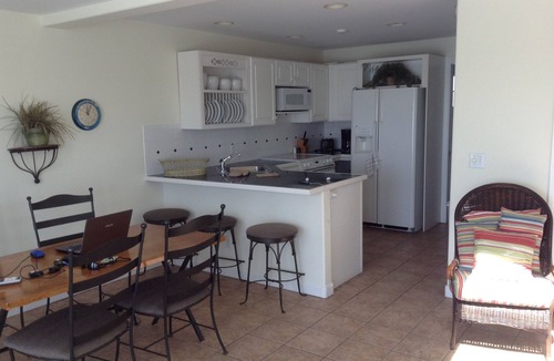 Misquamicut House | 2 Bedroom 2 Bath on Misquamicut Beach.