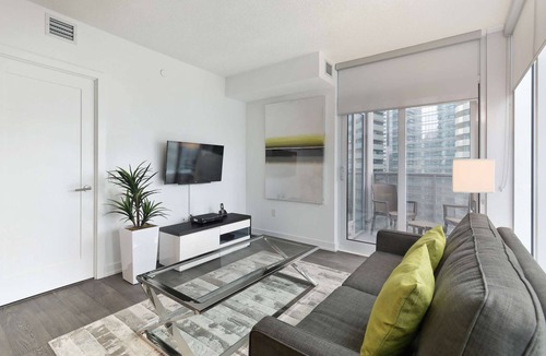 Toronto Entertainment District Apartment | 2 Bedroom/2 Bathroom Suite