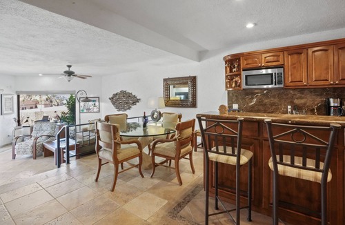 Centro Condo | 2 bedroom condo, marina view in Terrasol Beach Resort, 15 walk to everything
