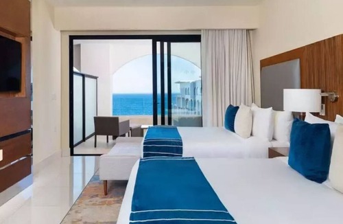 Santa Rosa Resort | 2 Bedroom Ocean View on “The Corridor" at Villa La Valencia close to everything
