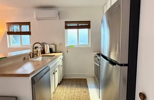 Marina Peninsula Apartment | 2 Bedroom Steps 2 Sand Oceanview Beach Retreat