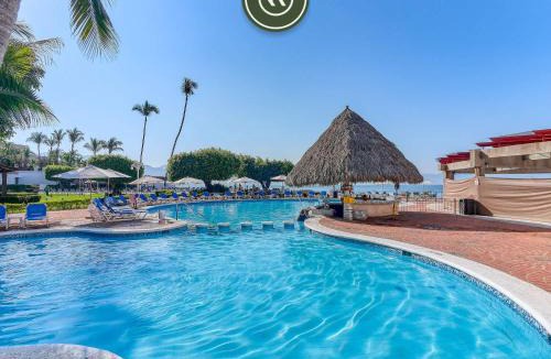Isla Iguana Apartment | 2 BR Condo in Hotel - Beach - Pools - Kids Club