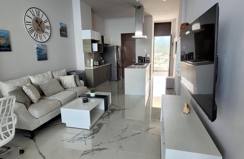 Las Glorias Condo | 2 BR Ocean View Penthouse @ Harbor 171 w/Lux Amenities