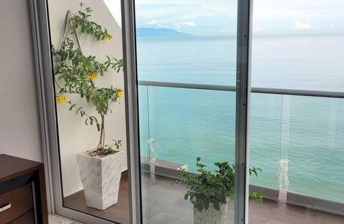 Las Glorias Condo | 2 BR Ocean View Penthouse @ Harbor 171 w/Lux Amenities