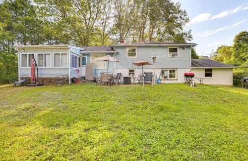 Waterbury House | 2 Mi to Town: Home w/Patio & Yard in Waterbury!