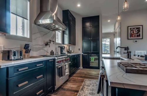 South Nashville House | 2 Super Lux WeHo Homes - 2 Rooftops! -6 Bedrooms