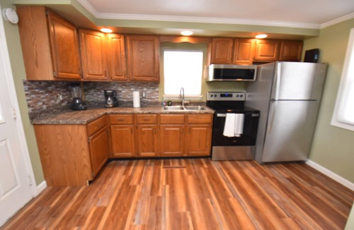 South Bend House | 20 min Walk to ND, 3 bedroom 2 bath home(54475)