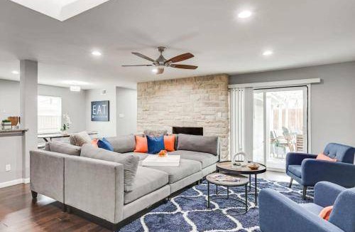 Northwest Dallas House | 208 m² House ∙ 5 bedrooms ∙ 17 guests