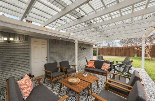 Northwest Dallas House | 208 m² House ∙ 5 bedrooms ∙ 17 guests