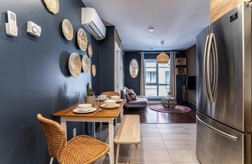 Cote-Des-Neiges—Notre-Dame-De-Grace Apartment | 214 - Boho Ambiance Designer 2BR with Gym,Prking,DT&Airport