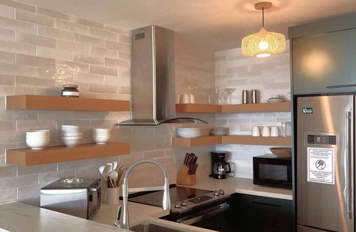 Bajura Condo | #22 Breezy Beachfront Penthouse - rooftop terrace
