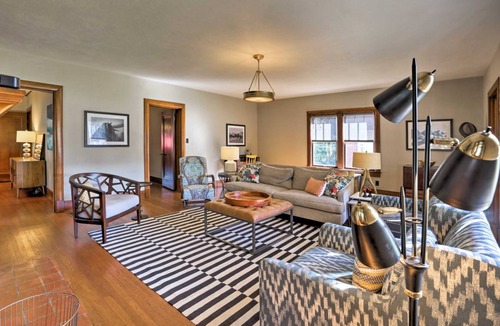 Strathmoor Village House | 232 m² House ∙ 4 bedrooms ∙ 6 guests