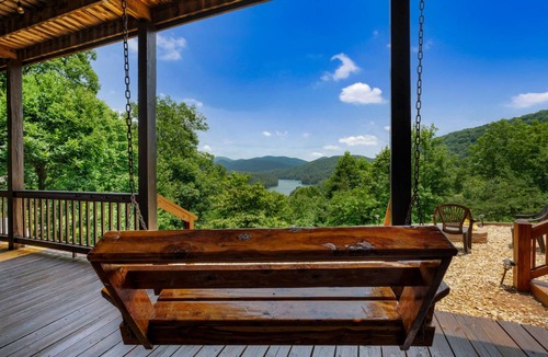 Necowa Cove Cabin | 234 m² Cabin ∙ 4 bedrooms ∙ 8 guests