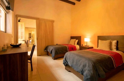 Historic Centre Resort | 237 m² Private room ∙ 1 bedroom ∙ 4 guests