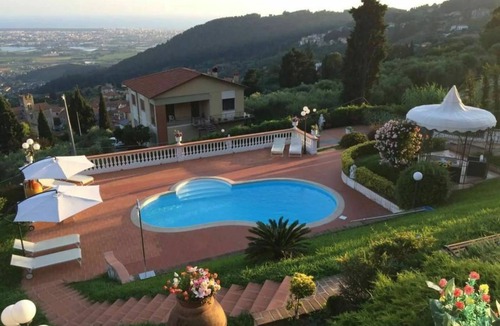 Corsanico Villa | 250 m² Villa ∙ 3 bedrooms ∙ 8 guests