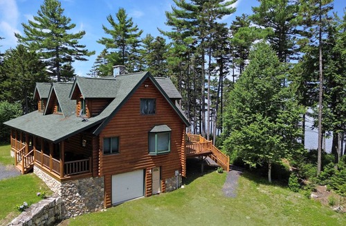 Beaver Cove House | 260 m² House ∙ 3 bedrooms ∙ 8 guests