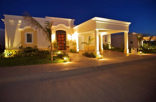 Cerritos Hotel | 265 m² Hotel ∙ 3 bedrooms ∙ 8 guests