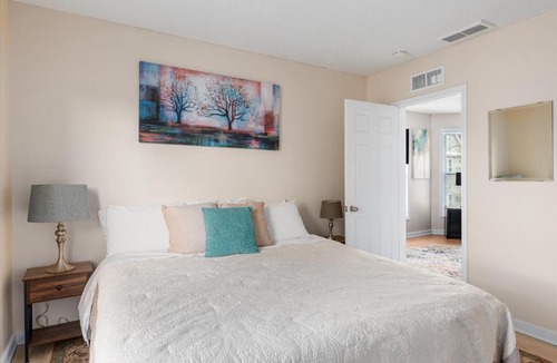 Corcoran Apartment | 2BR Apartment with Private Office Near Downtown - Dahlia