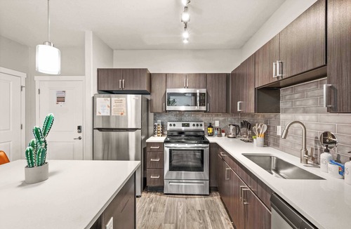 Fairpark Apartment | 2BR Downtown SLC Hot Tub Free Parking