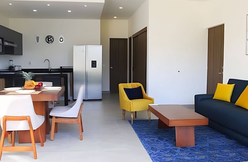 Mezcales House | 2BR Ground Floor/Balcony Pool Beach Minutes