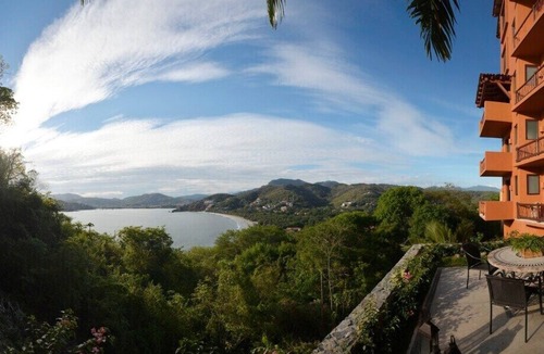 Playa Las Gatas Villa | 3 Bdrm Waterfront Apartment Overlooking Playa La Ropa