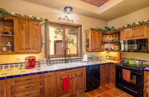 Nopolo House | 3 bed 3 bathLess than 5 minutes from the beach and community pool!