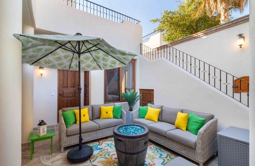 Nopolo House | 3 bed 3 bathLess than 5 minutes from the beach and community pool!