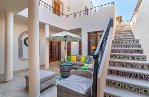 Nopolo House | 3 bed 3 bathLess than 5 minutes from the beach and community pool!