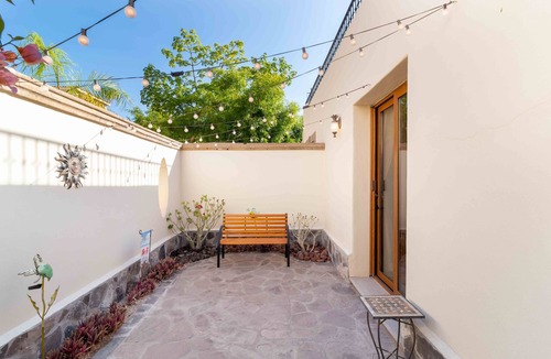 Nopolo House | 3 bed 3 bathLess than 5 minutes from the beach and community pool!