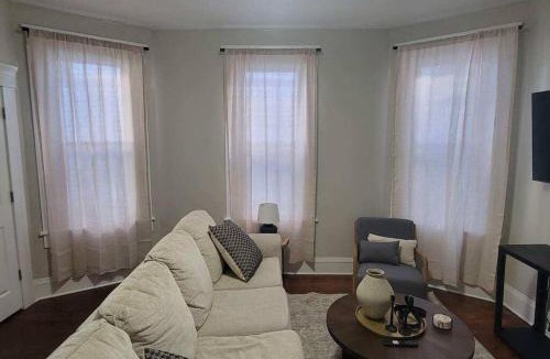Tremont Apartment | 3 Bed Spacious 1st Floor Apt at Tremont