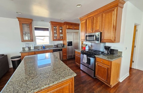 Venice Villa | 3 Bedroom 3 Bath Venice Beach House w Ocean Views!