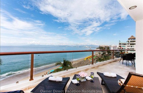 Amapas Hotel | 3 Bedroom/4 Bathroom Condo on Los Muertos Beach
